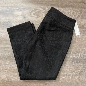 ELLE Lady and lace ankle pant